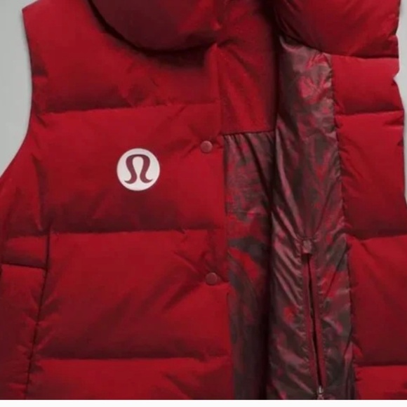 LULULEMON TEAM CANADA TRANSFORMABLE DOWN PARKA VEST NWT SZ 16 - Picture 4 of 16